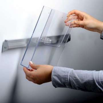 Broschyrhållare för vägg, aluminiumskena med 2 st. A5 akrylhållare
