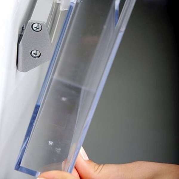 Broschyrhållare för vägg, aluminiumskena med 2 st. A4 hållare i akryl