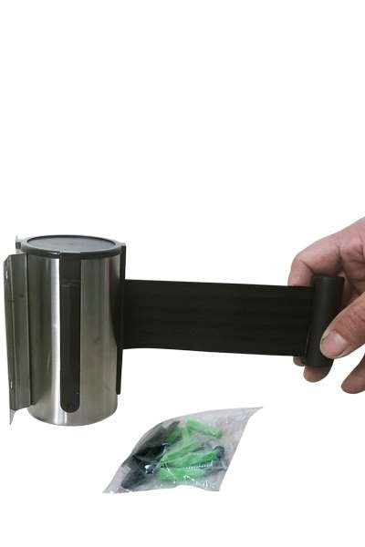 Crowd Barrier, Wall Dispenser, Black, med 3 meter svart bälte