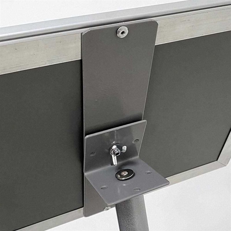 BASIC Infostand A4 - 92mm hög v- snäppramar profil 25mm, silver