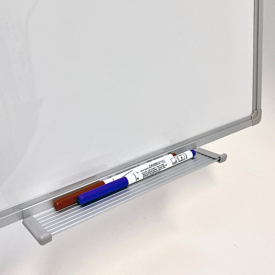 Whiteboard lackerad, 45 x 30 cm, inkl. mikrofiberduk och 6 tuschpennor