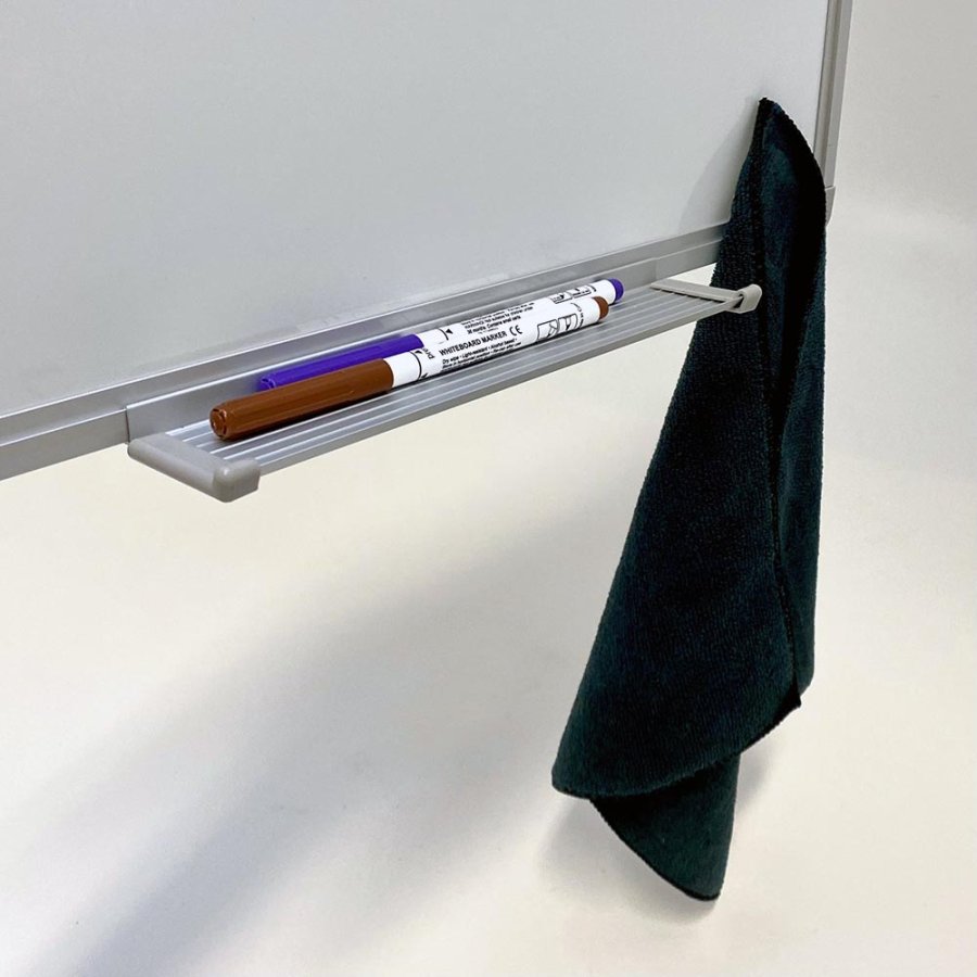 Whiteboard lackerad, 45 x 30 cm, inkl. mikrofiberduk och 6 tuschpennor