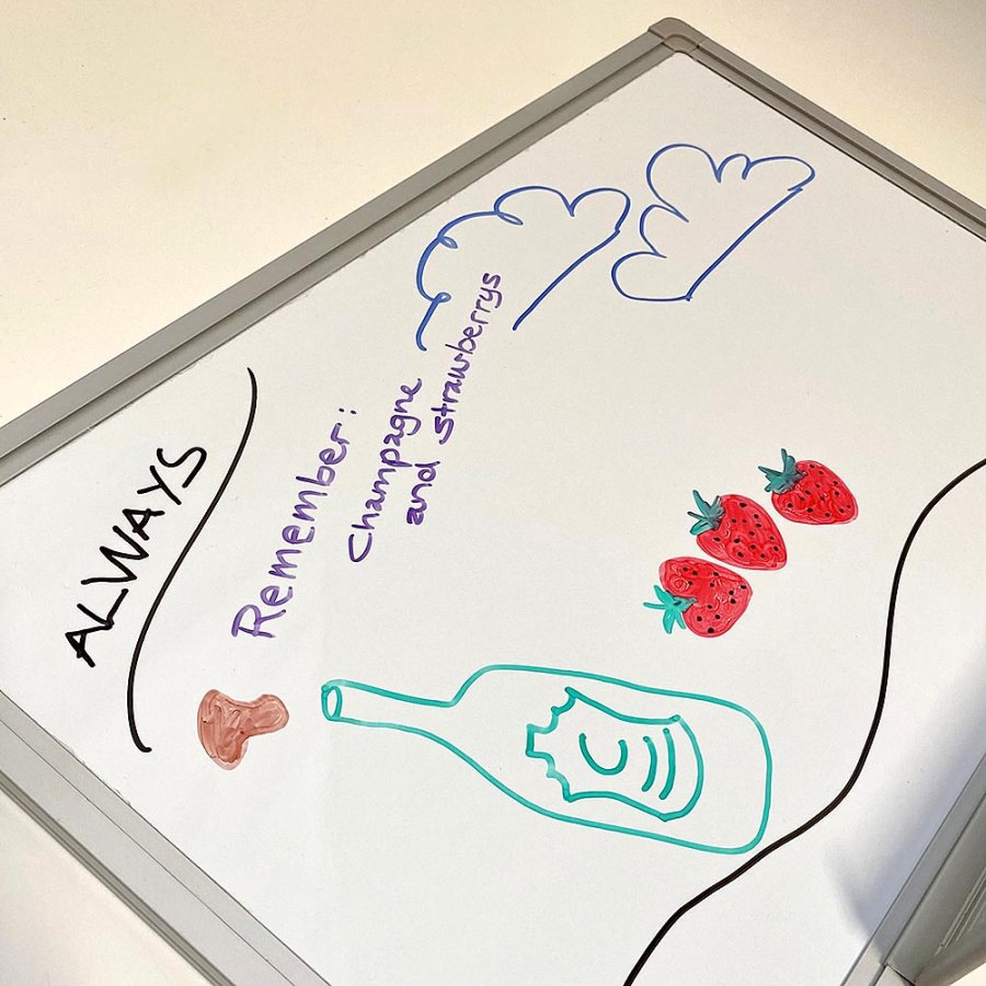 Whiteboard lackerad, 45 x 30 cm, inkl. mikrofiberduk och 6 tuschpennor