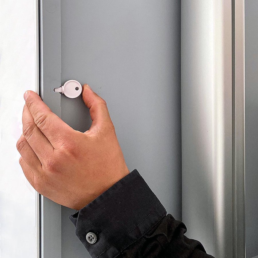 Handdesinfektionsst&auml;ll med automatisk handdesinfektionsautomat och A2 Snap-ram