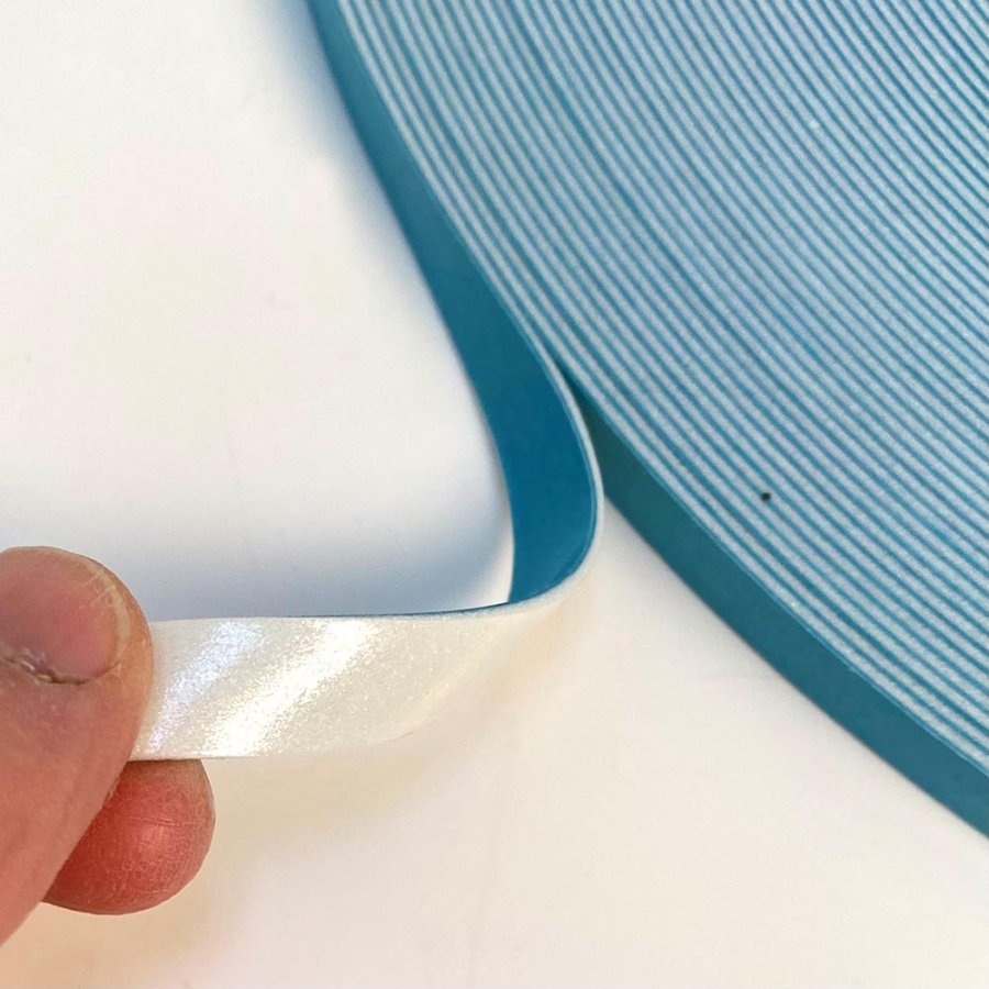 Dubbelhäftande skumtejp 9mm - 50m rulle