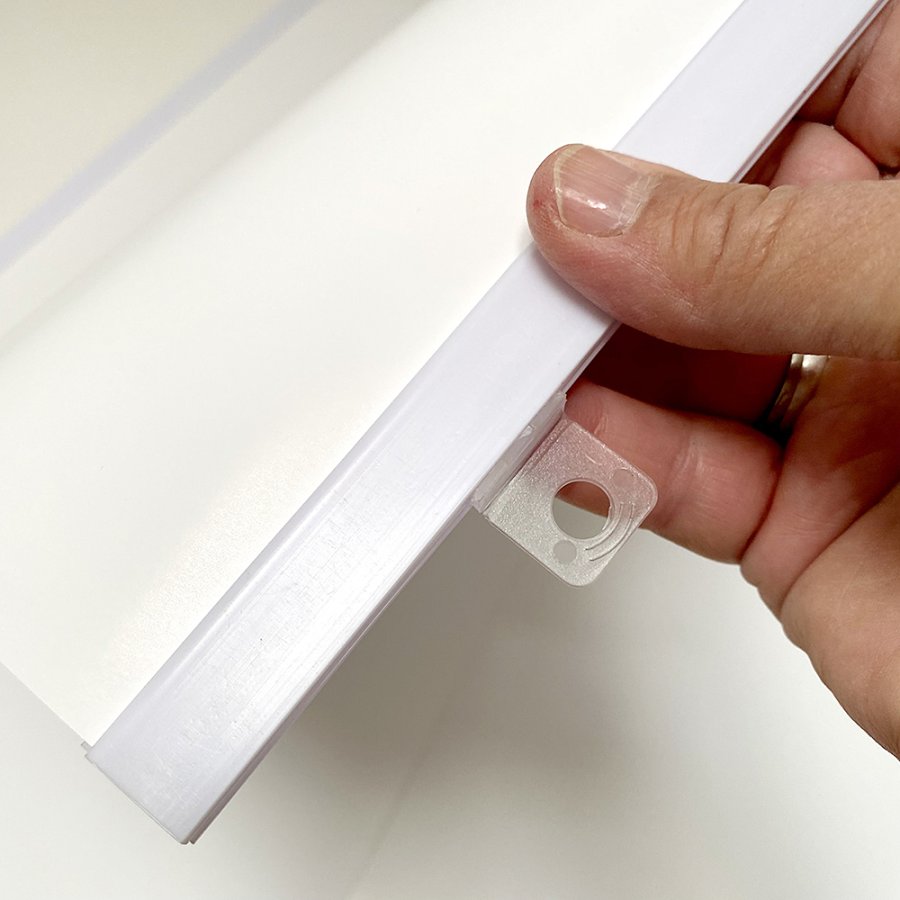 Ram f&ouml;r affischh&auml;ngare, 2 st med upph&auml;ngnings&ouml;glor, Vit, A0