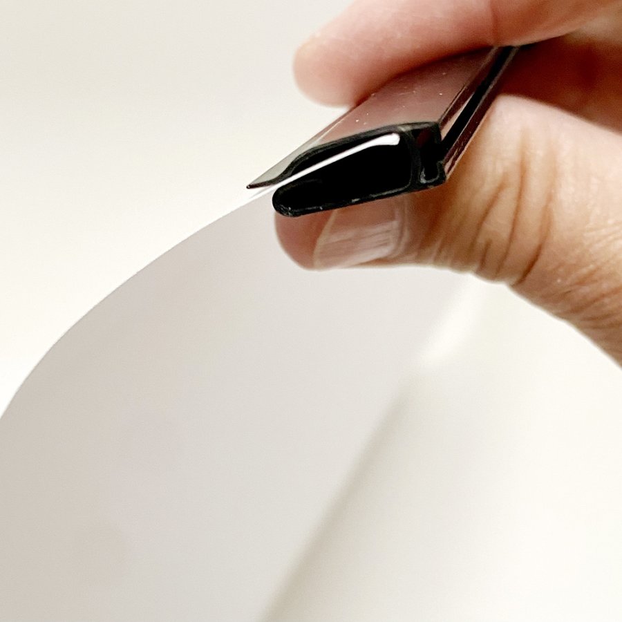 Affischlister i svart med upph&auml;ngnings&ouml;glor - Set med 2, A4