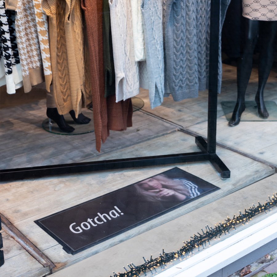 Floorwindo 4xA4 golvdisplay