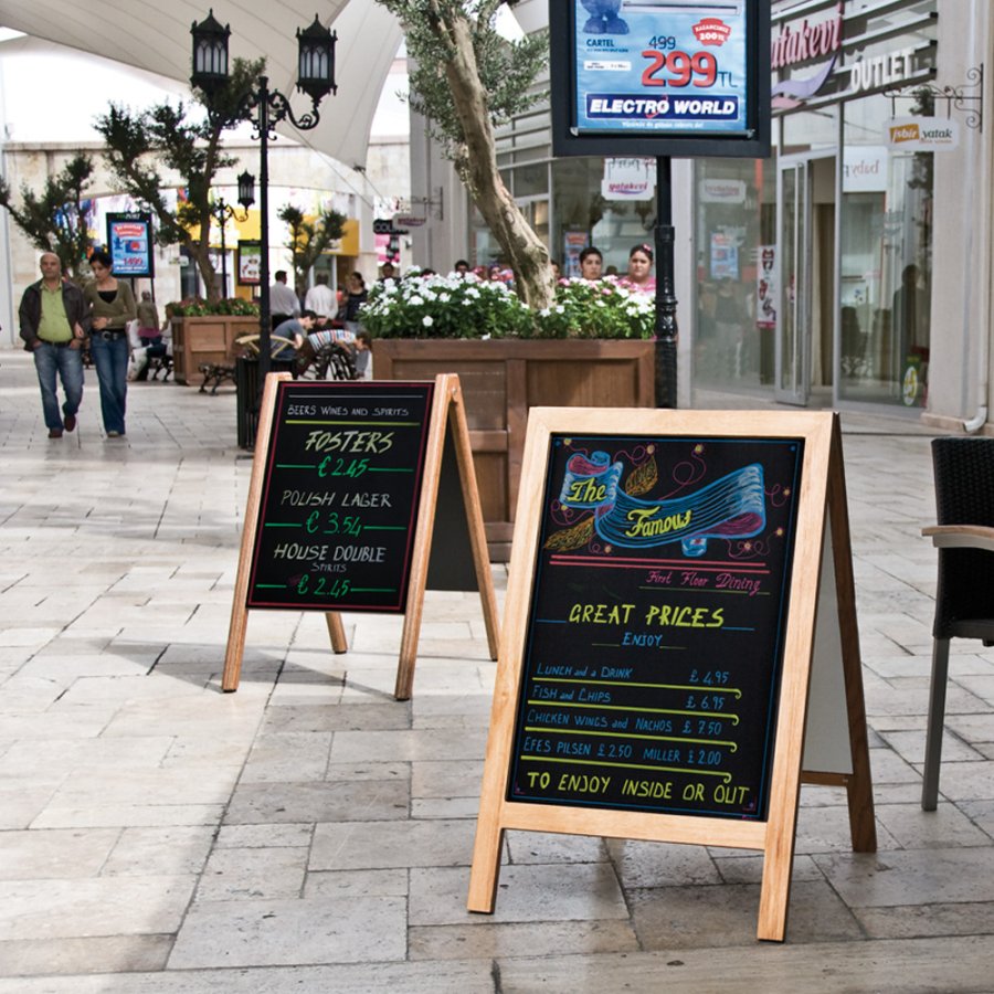 Griffest&auml;ll Gatupratare i tr&auml; med st&aring;lbr&auml;da 46x68cm - Ljus bok