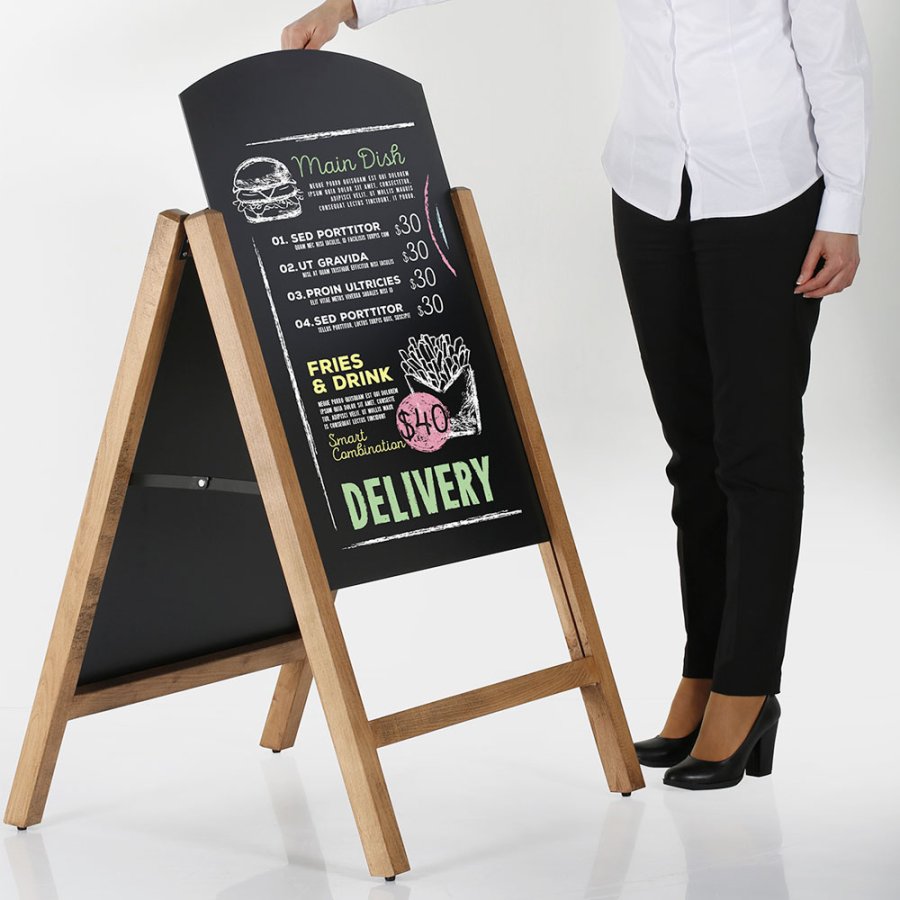 Griffelst&auml;ll i m&ouml;rkt tr&auml;, utomhus, svart griffeltavla 59x78cm