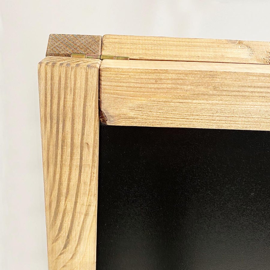 Ljust A-skylt med Tr&auml;ram och Kritttavla - 60x100 cm inkl. 8 Krittpennor