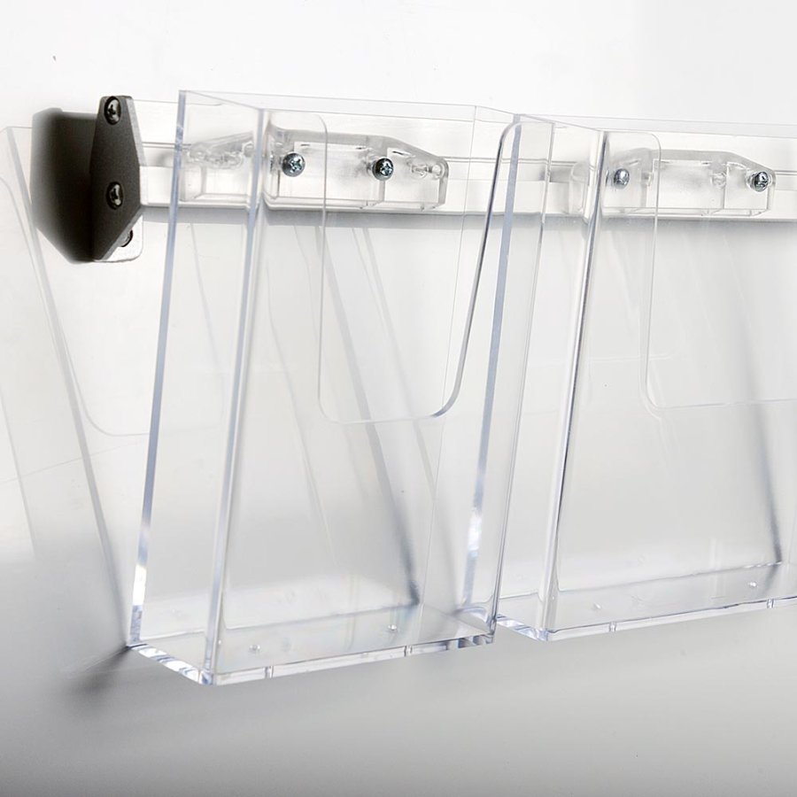 Broschyrh&aring;llare f&ouml;r v&auml;gg, aluminiumskena med 2 st. A5 akrylh&aring;llare