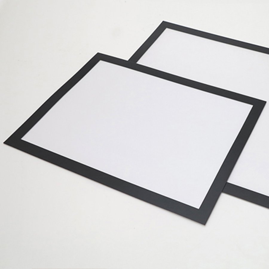 Sj&auml;lvh&auml;ftande affischram, plast m/magnet&ouml;ppning, A3, svart