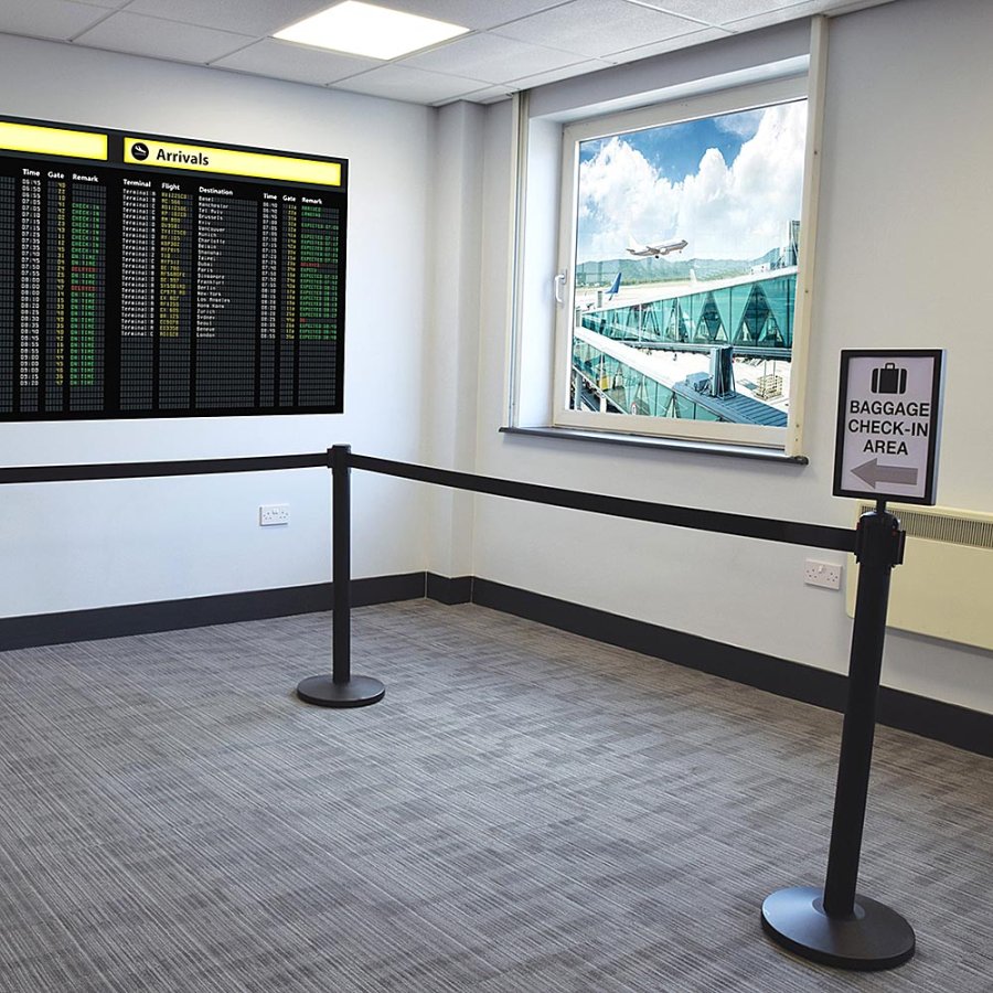 Svart Barri&auml;rstolpe - 1 Stativ med 3 meter svart tejp