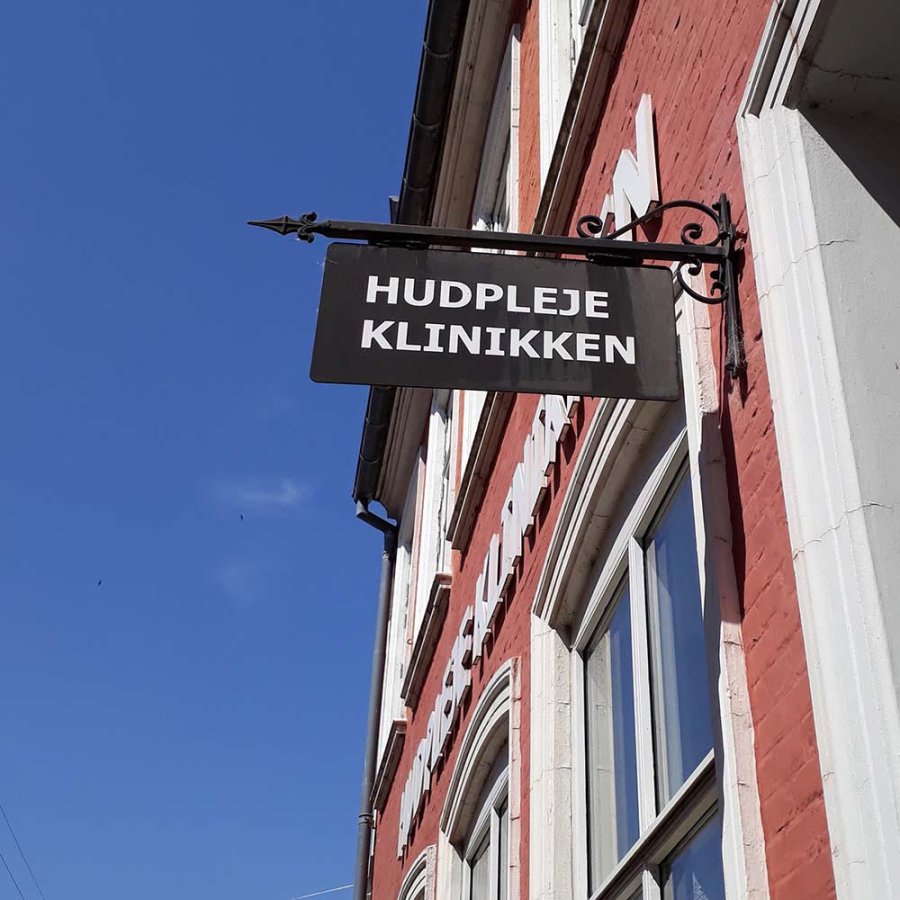 Smidesskylt f&ouml;r v&auml;gg Antik pulverlackad