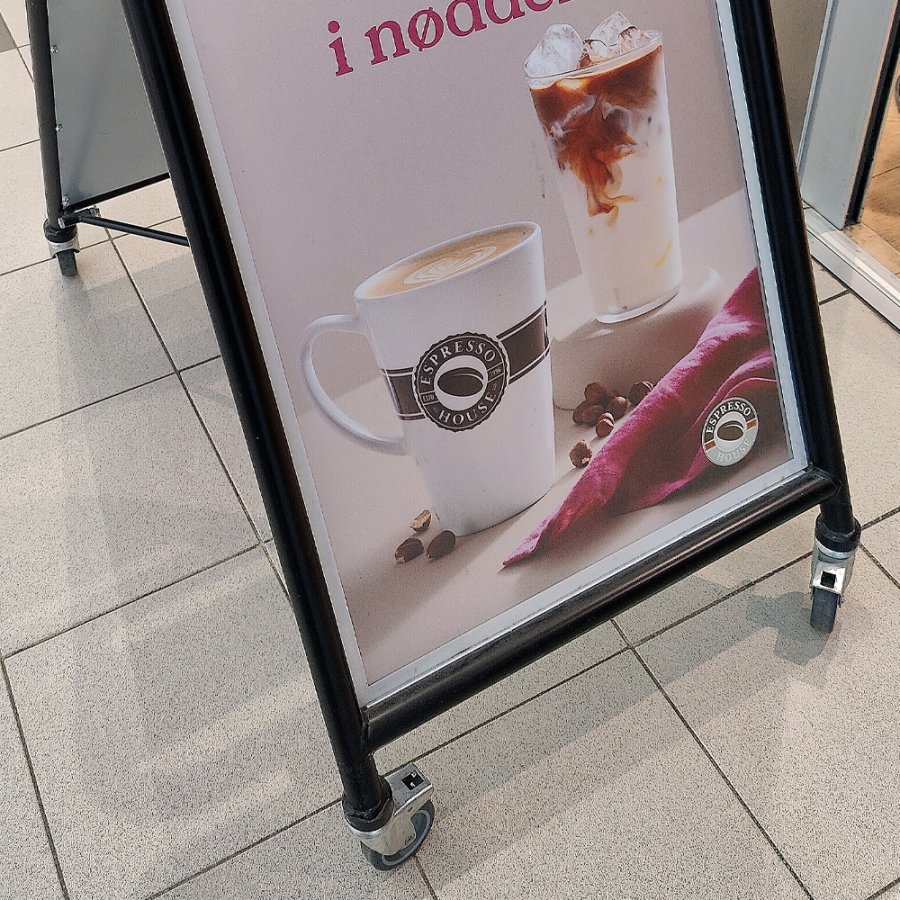 Expo Sign Lux Gatupratare med 4 hjul - 50x70cm - svart