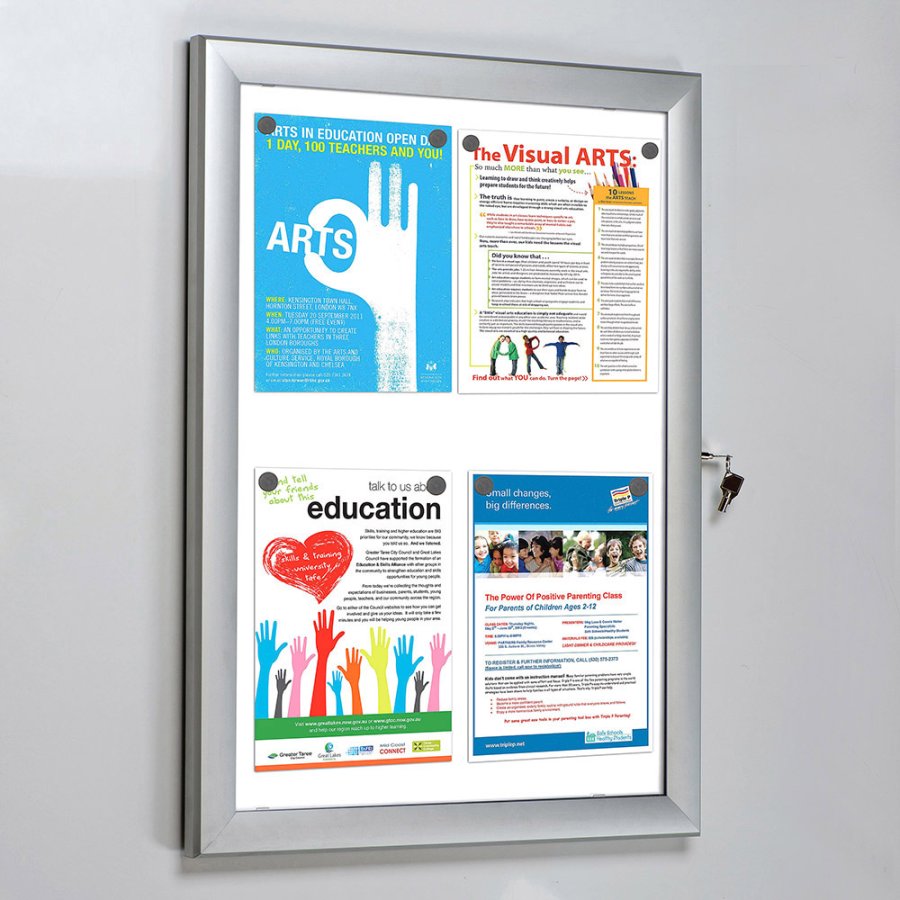 Infobox med l&aring;s, 4 x A4, D27 mm, alu/silver