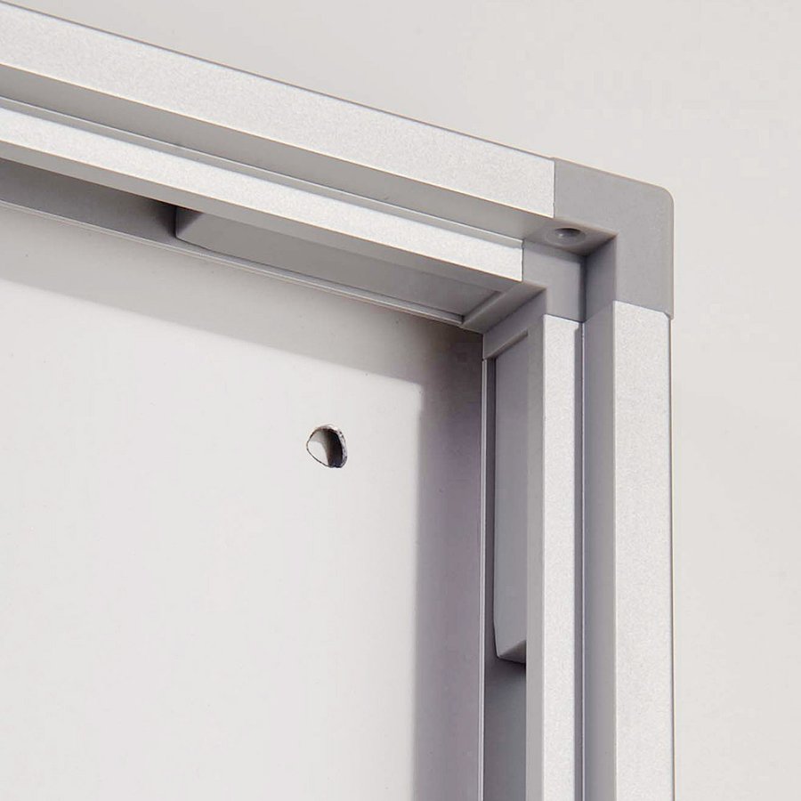 Infoboks med Magnetisk whiteboard, l�sbar fram, 4 x A4, inomhus, 51,5 x 68,5 cm